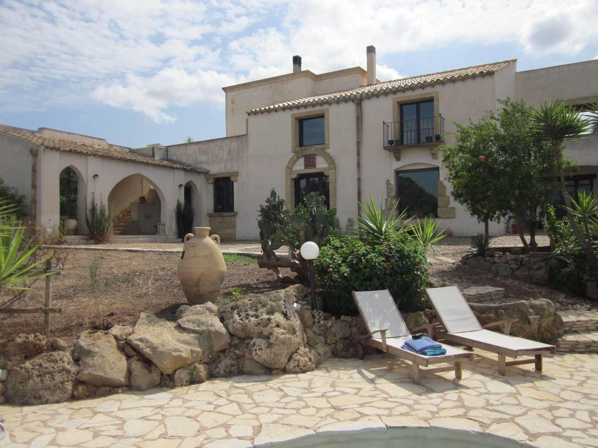 Casale Alma Bed and Breakfast Marsala Exteriör bild