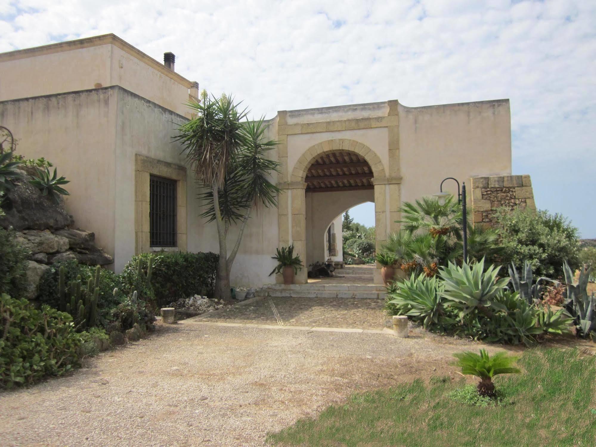 Casale Alma Bed and Breakfast Marsala Exteriör bild